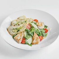 Салат Цезарь с курицей в Лимончино