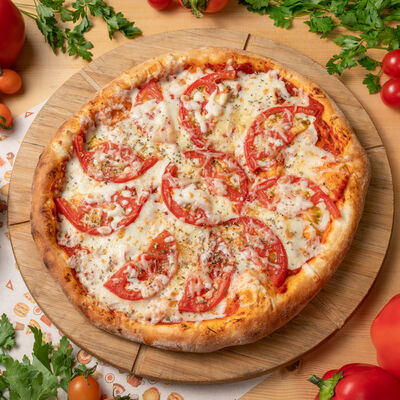 Пицца Маргарита в Фуд Корт №1 по цене 450 ₽