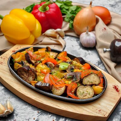 Сковородка овощная в Вкусное место по цене 340 ₽