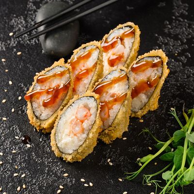 Маки темпура с креветкой и сыром в Суши Профи по цене 539 ₽
