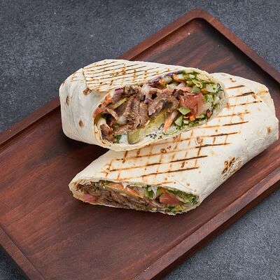 Шаверма из свинины на мангале в Золотой шампур по цене 499 ₽