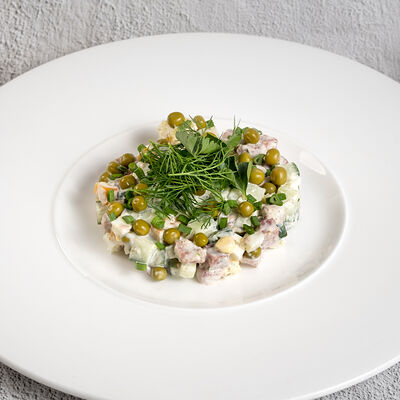 Оливье с говядиной в Bon Bon по цене 1040 ₽