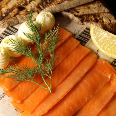 Слабосолёный лосось в Капитал Grill & Beer по цене 1308 ₽