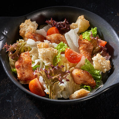 Цезарь в Азии с курицей в Воккер по цене 300 ₽