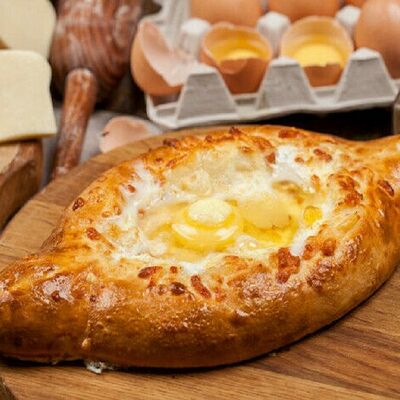 Хачапури по-аджарски в Баклажан в ТЦ 