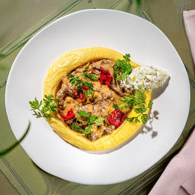 Бефстроганов в М2 Органик Клуб Патриаршие по цене 1640 ₽