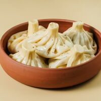 Хинкали с бараниной в Suli & Co