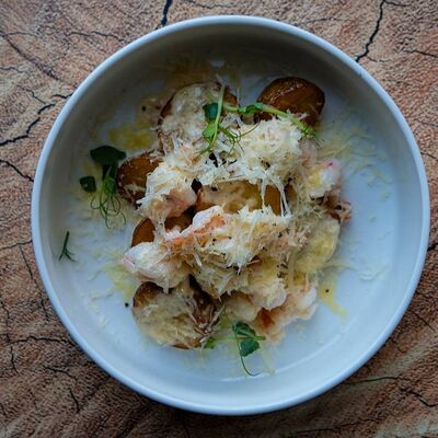 Креветки, бейби-картофель, спайси-соус в Spletnicy cafe по цене 780