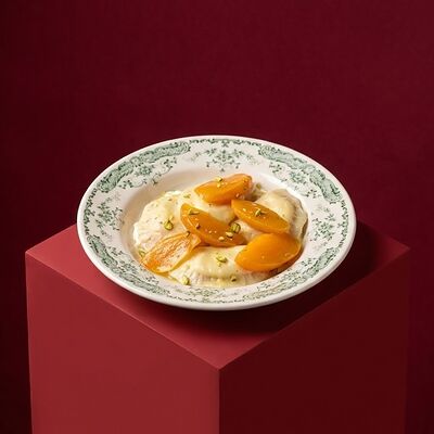 Вареники с творогом и вишней в Hitch по цене 650 ₽