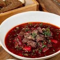 Борщ с мраморной говядиной в Рестобар