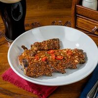 Свиные рёбра в медово-горчичном соусе в Big Jim’s Pub