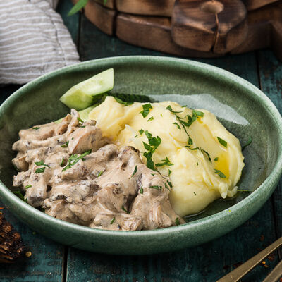 Бефстроганов с пюре в ЛарисуВаннуХочу по цене 680