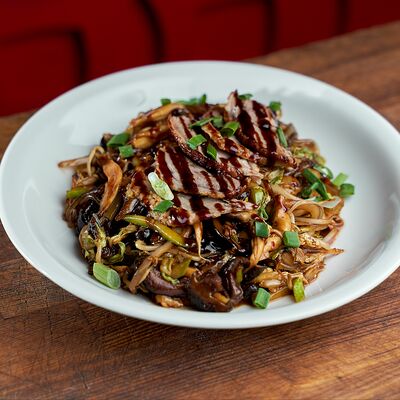 Стеклянная лапша с уткой в Jang Su по цене 750 ₽