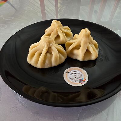 Хинкали куриные отварные 3 шт. в Райский дворик по цене 330 ₽