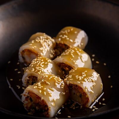 Koji ролл с креветкой в KOJI по цене 1130 ₽