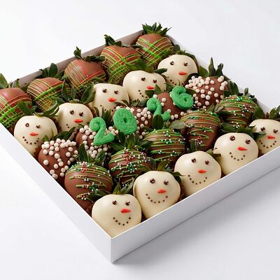 Коробка клубники в шоколаде Снеговики New 2026 L в Клубника в шоколаде VeryBerryLab по цене 6990 ₽