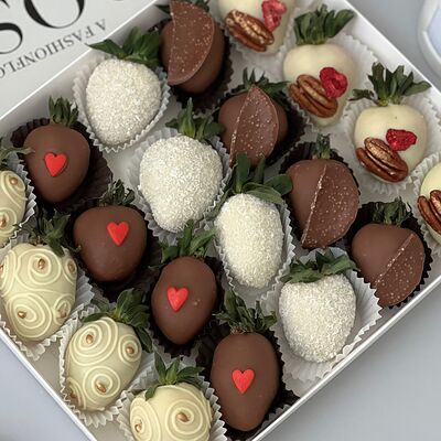 Клубника в шоколаде №47 в Lovely Berry по цене 4690 ₽
