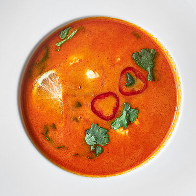 Том ям с гребешком и креветками в Sabor de la Vida по цене 1350 ₽