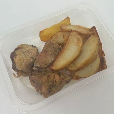 Курочка, запеченная с картофельными дольками в Ля Галетт по цене 350 ₽