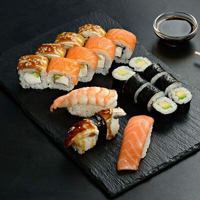 Сет на двоих в Пицца & Суши Гурмэ по цене 1250 ₽