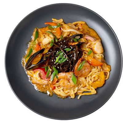 Лапша Удон в соусе том ям в Корейское бистро. Чосон по цене 600 ₽