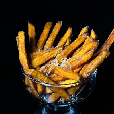 Батат фри с пармезаномв Бобер Выдыхай по цене 330 ₽