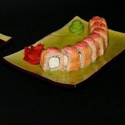 Филадельфия запеченная в Favorite Sushi по цене 839 ₽