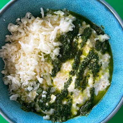 Пшенная каша с сыром и соусом песто в Сельдерей по цене 420 ₽