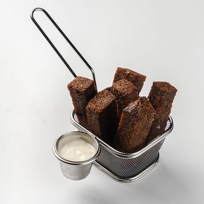 Гарлики из бородинского хлеба с соусом тартар в Матрешка по цене 310 ₽