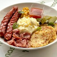 Скрембл с колбасками в Mash