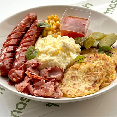Скрембл с колбасками в Mash по цене 950 ₽