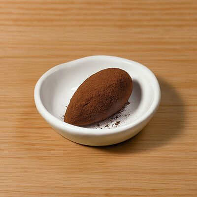 Шоколадный трюфель с сыром пекорино и черным перцем в 9/18 бистро по цене 320 ₽