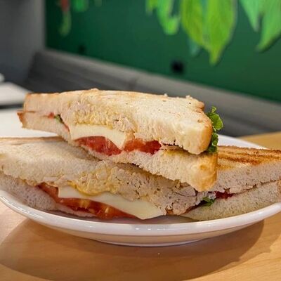 Сэндвич с курицей в Green Green по цене 270 ₽