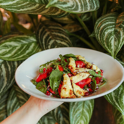 Салат с Халлуми в Сыроварня по цене 895