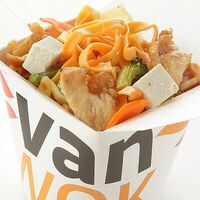 Вок Удон с куриной грудкой и сыром тофу в соусе Гонконг в Vanwok