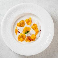 Каша рисовая кокосовом молоке с манго и соусом маракуйя в Villa Pasta