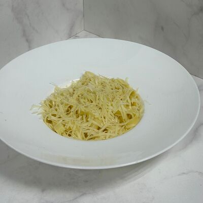 Паста с сыром пармезан в Сказка lounge по цене 400 ₽