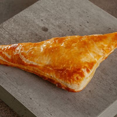 Слойка с ветчиной и сыром в Mr. Плюшкин по цене 135 ₽