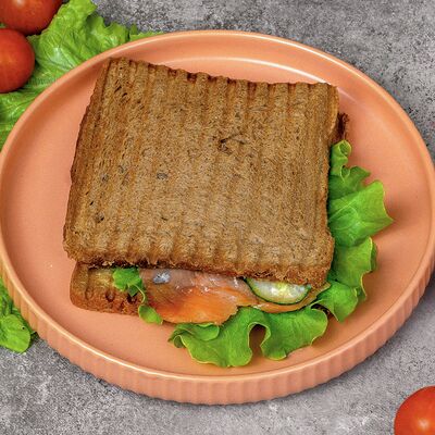 Сэндвич с красной рыбой в CHO-KAVO по цене 190 ₽