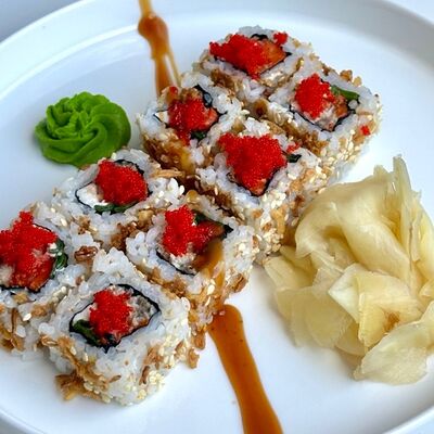 Ролл с угрем и авокадо в Crystal по цене 950 ₽