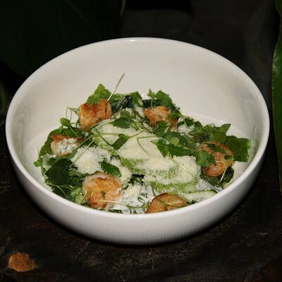 Зеленый салат с креветками в Offshore по цене 590 ₽