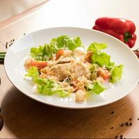 Салат Цезарь с курицей в Юность