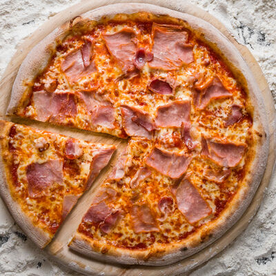 Пицца Ветчина и бекон в Be My Pizza! по цене 895 ₽