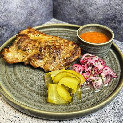 Стейк из cвининой шеи в Сытый гусь по цене 790 ₽