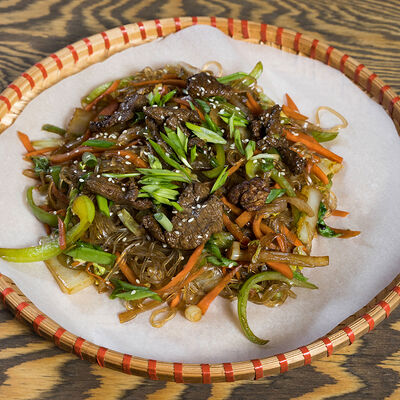 Лапша рисовая с говядиной в Starwok по цене 510