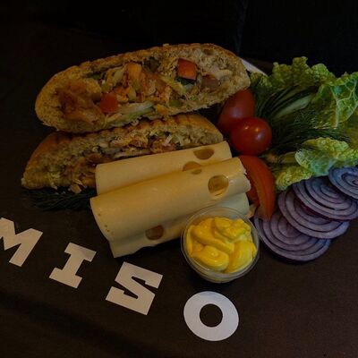 Сырная шаурма на турецкой лепешке в Шаурма Miso по цене 540 ₽
