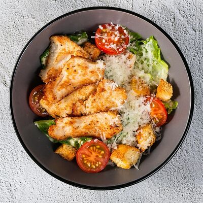 Цезарь с индейкой в Гриль-паб ЕрмолаевЪ по цене 515 ₽