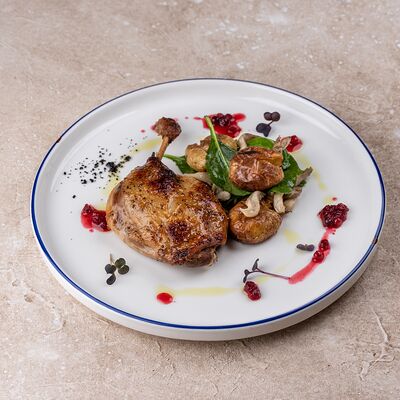 Утиная ножка с гарниромв Русская усадьба по цене 1140 ₽