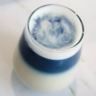 Голубая банановая матча в Миндаль Coffee & Food по цене 259 ₽