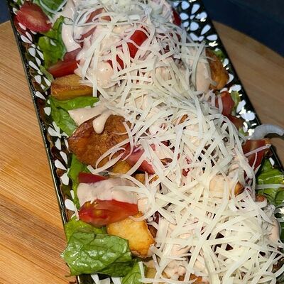 Салат с куриным попкорном в Good Burger по цене 545 ₽